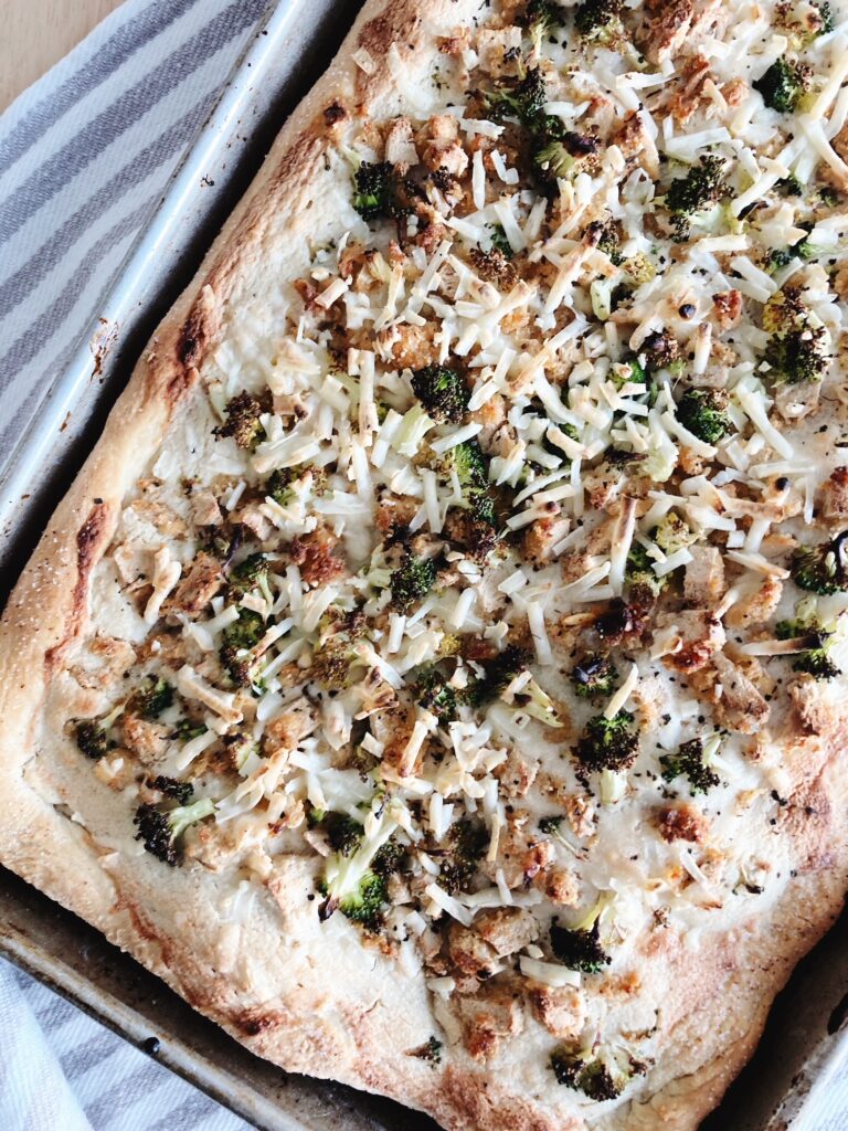 Vegan Chik'n Alfredo Pizza