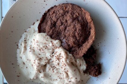 Single-Serving Chocolate Oat Cake